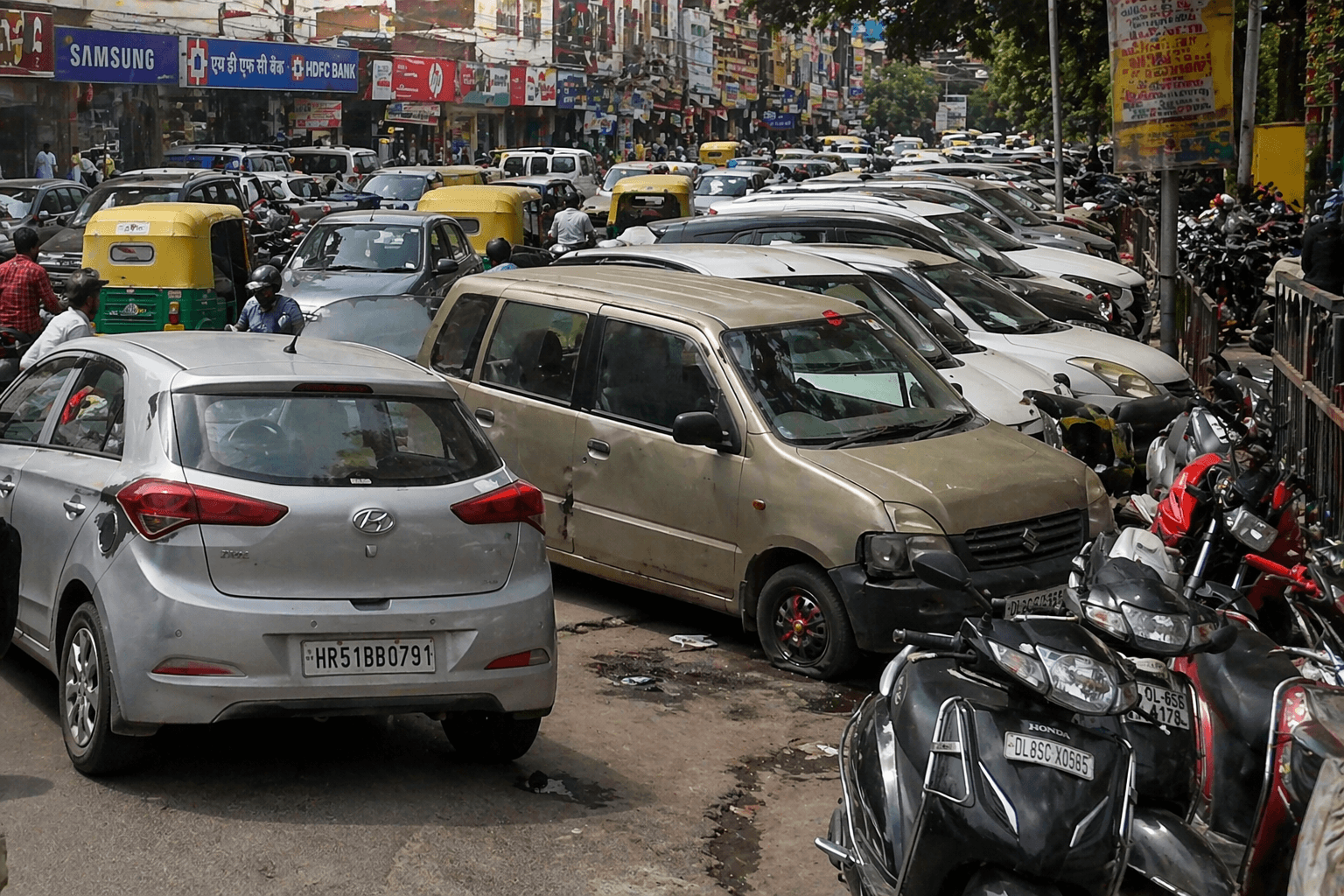 The Parking Hazard & Chaos: A few Suggestions to the Government of India.