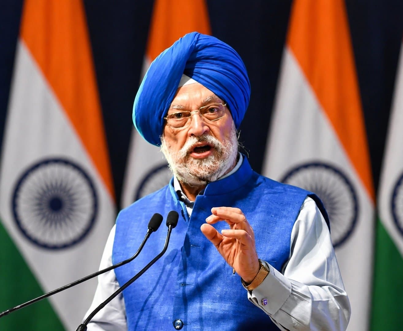 Govt rolling out 100 ethanol fuel stations in Delhi-NCR