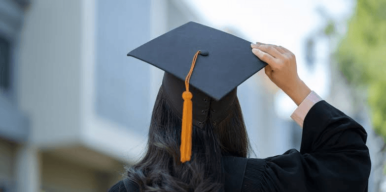 China Cuts 12,000 University Degree Programs