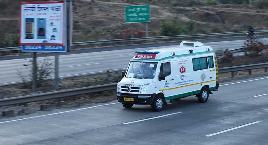 NHAI Sets 10-Minute Ambulance Response Time on Highways.