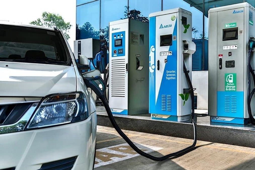 India’s EV Charging Network Crosses 67,600 Stations.