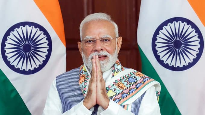 PM Modi urges Indians 'Not to waste time' on internet.